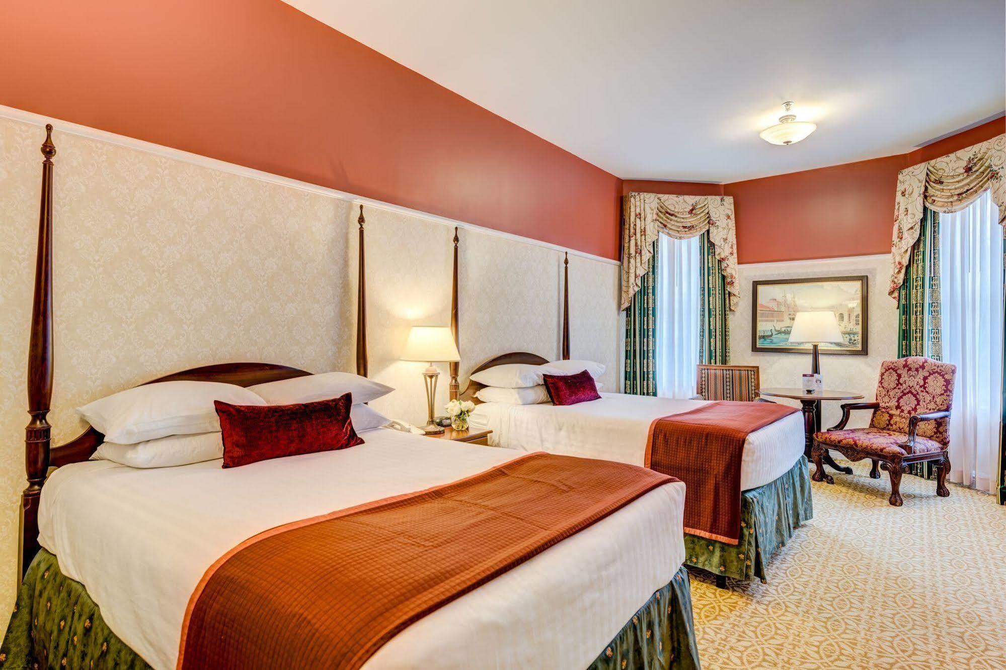 Carleton Of Oak Park Hotel Eksteriør billede