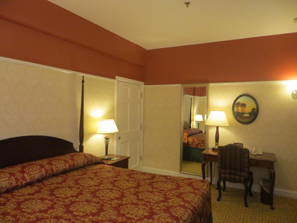 Carleton Of Oak Park Hotel Eksteriør billede