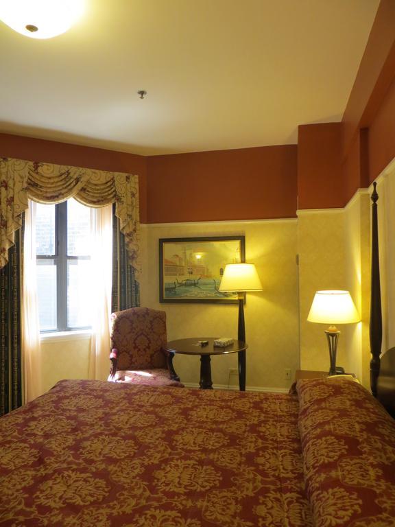 Carleton Of Oak Park Hotel Eksteriør billede
