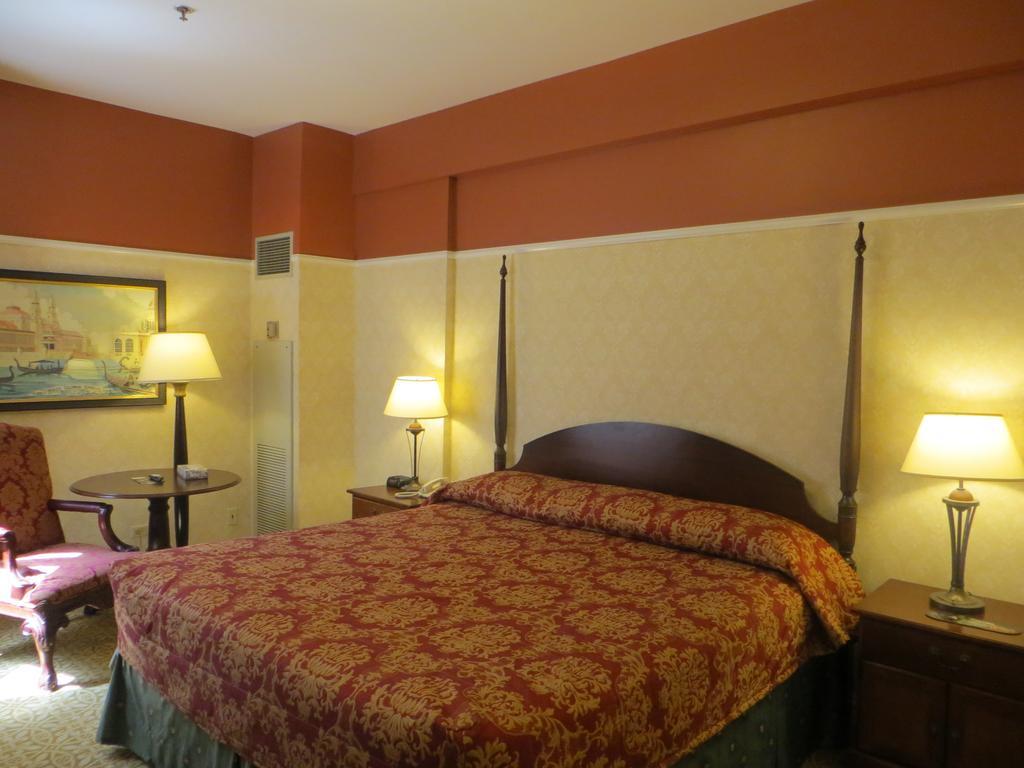 Carleton Of Oak Park Hotel Eksteriør billede