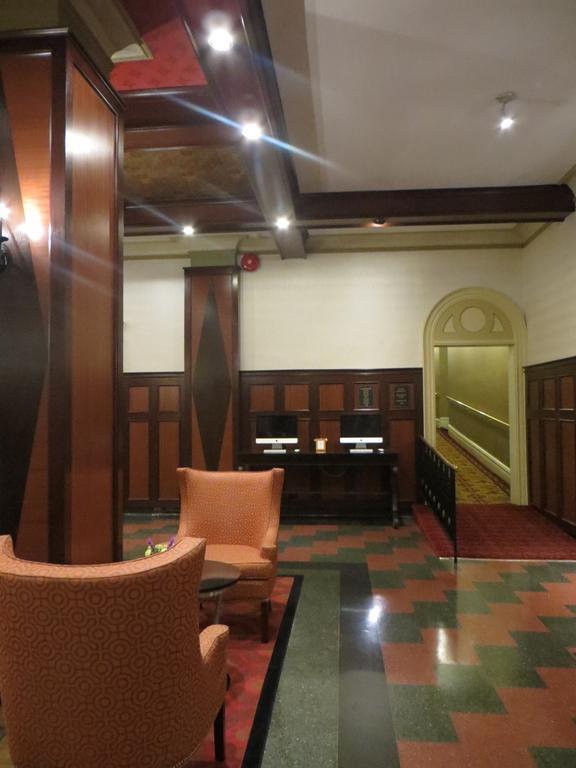 Carleton Of Oak Park Hotel Eksteriør billede